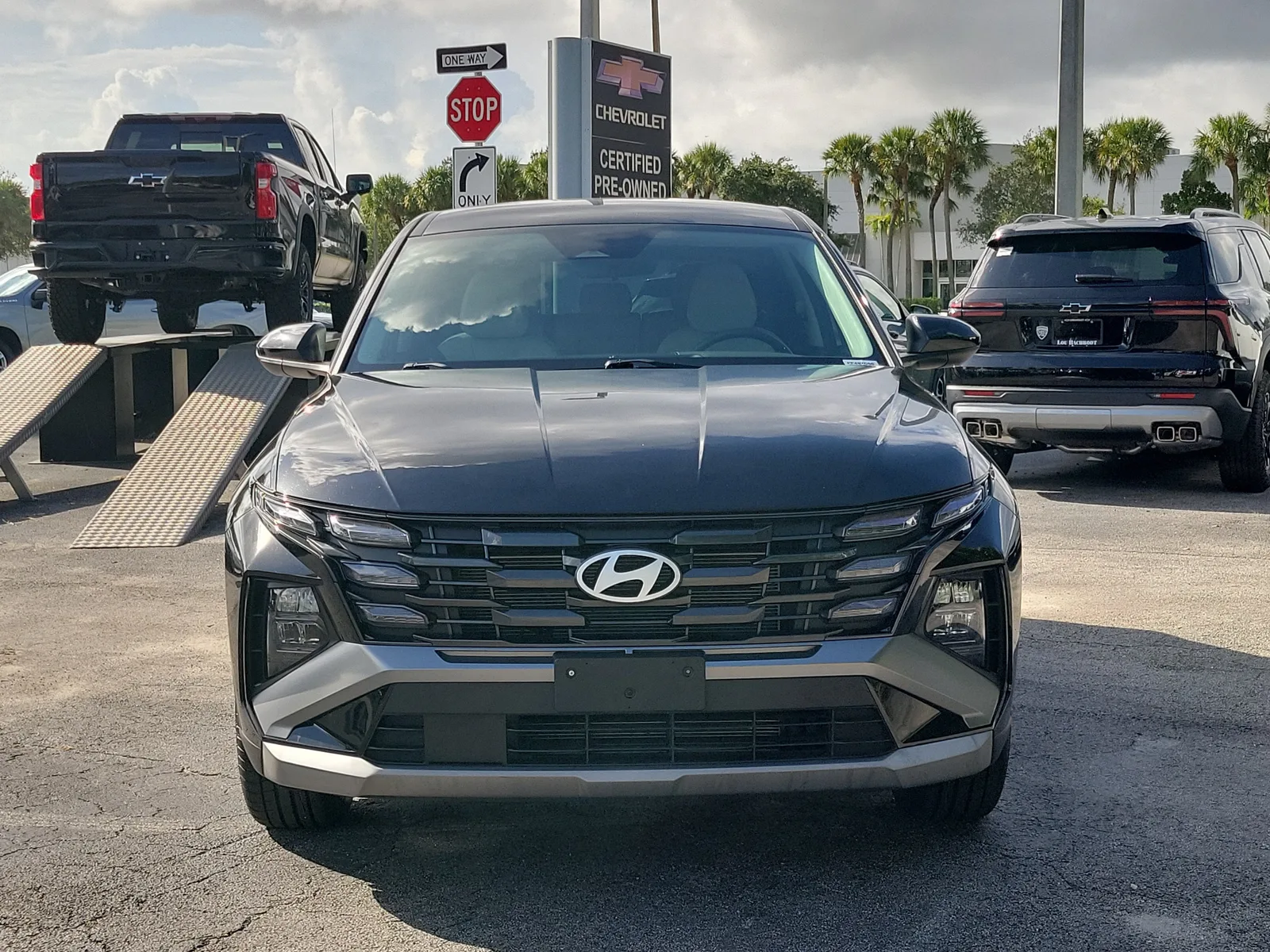 2025 Hyundai Tucson SE photo 8
