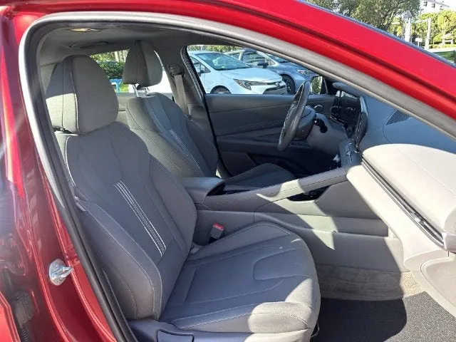 2025 Hyundai Elantra SEL Convenience photo 29