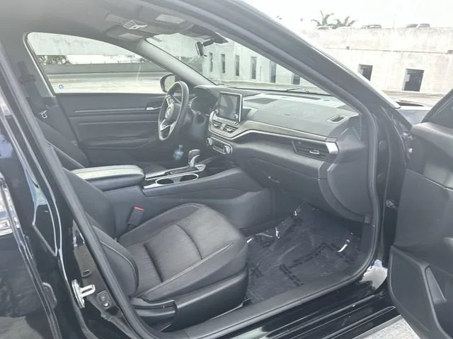 2024 Nissan Altima 2.5 SV photo 23