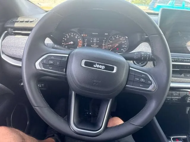 2024 Jeep Compass Latitude photo 6