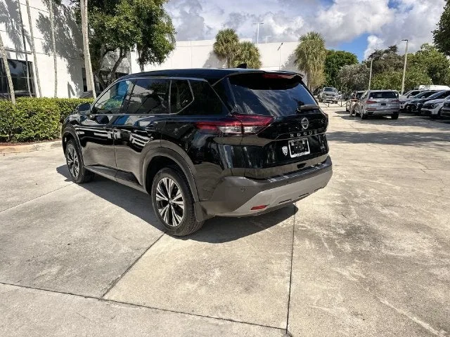 2021 Nissan Rogue SV photo 34
