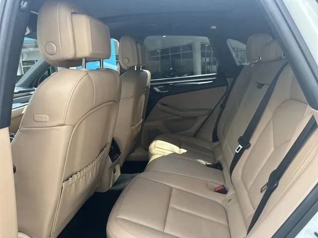 2020 Porsche Macan 4DR AWD photo 27