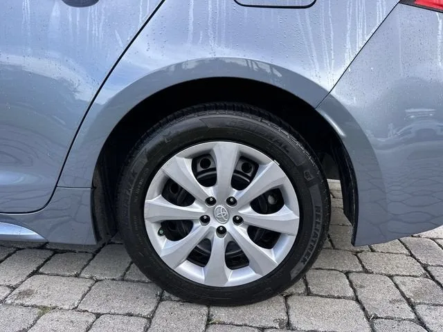 2023 Toyota Corolla LE photo 11