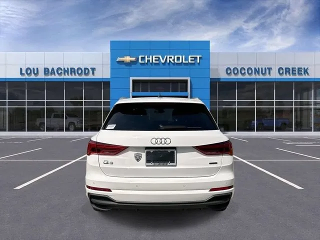 2025 Audi Q3 S line Premium photo 7