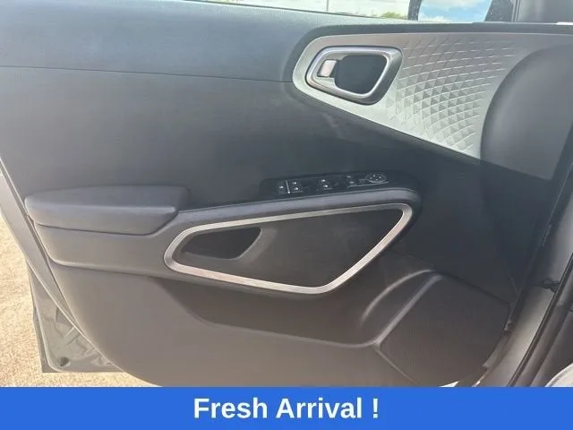 2024 Kia Soul LX photo 11