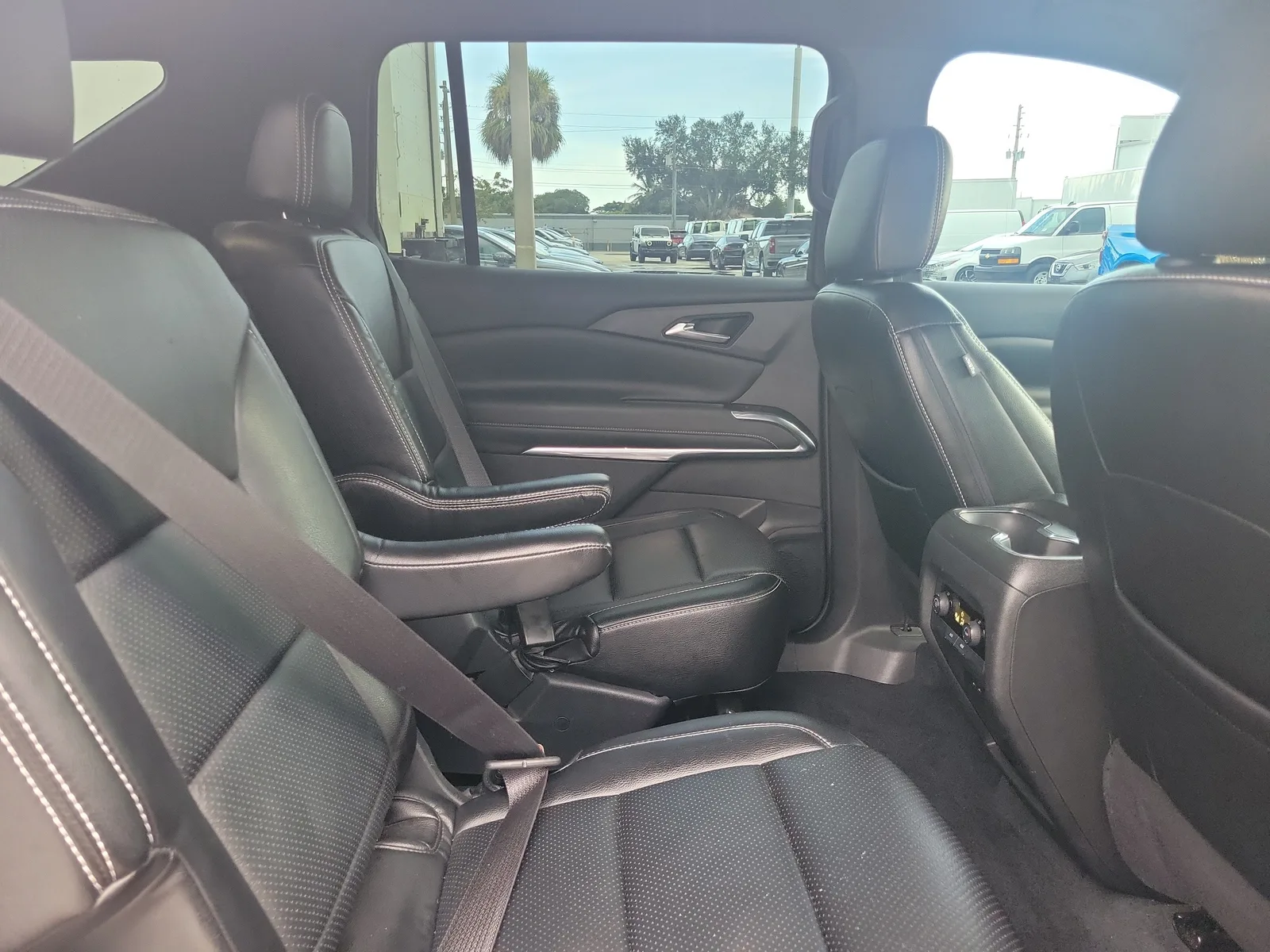 2024 Chevrolet Traverse LT photo 7