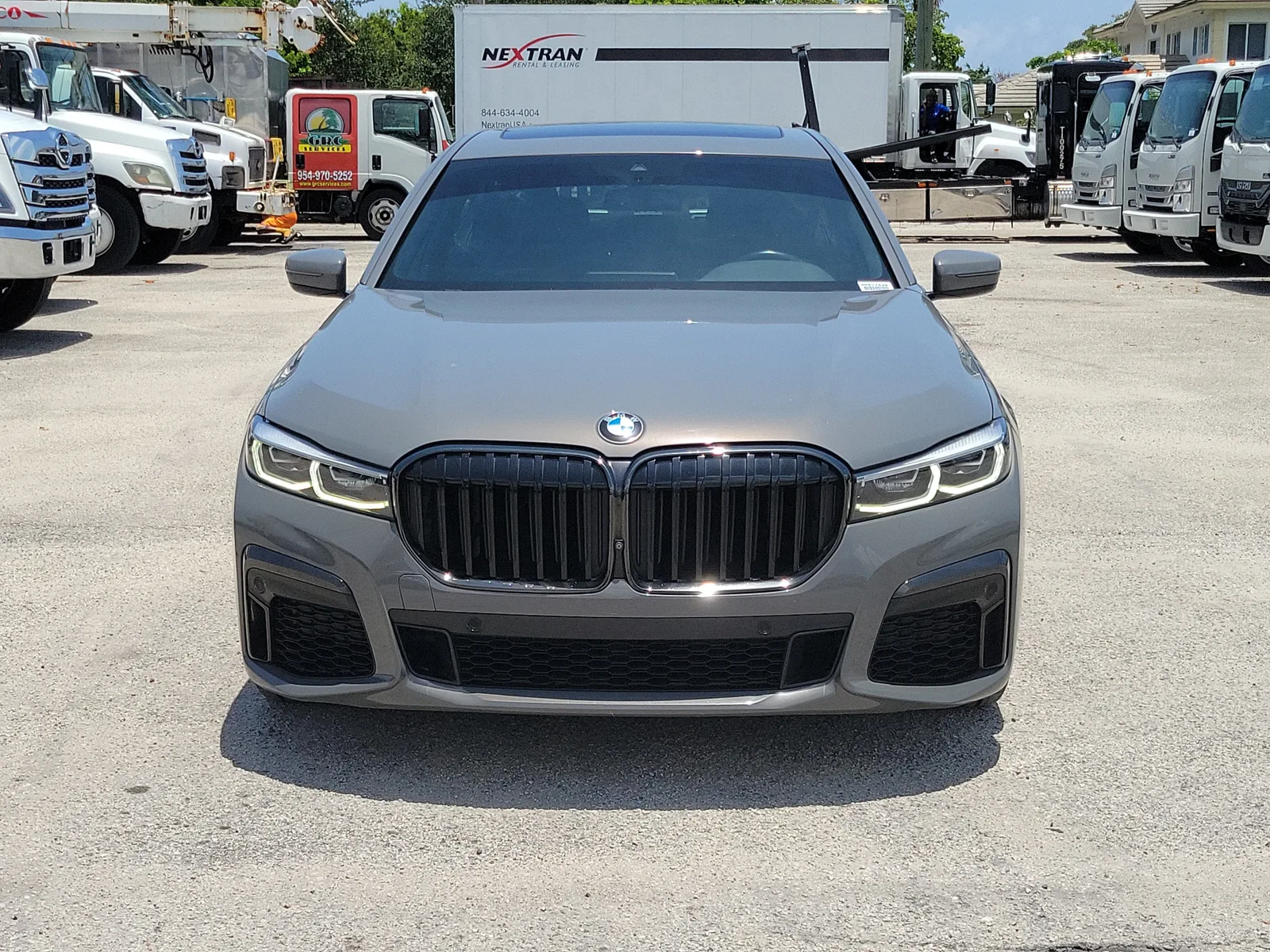 2022 BMW 7 Series 740i photo 8