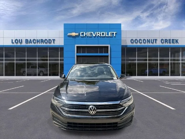 2024 Volkswagen Jetta SE photo 3