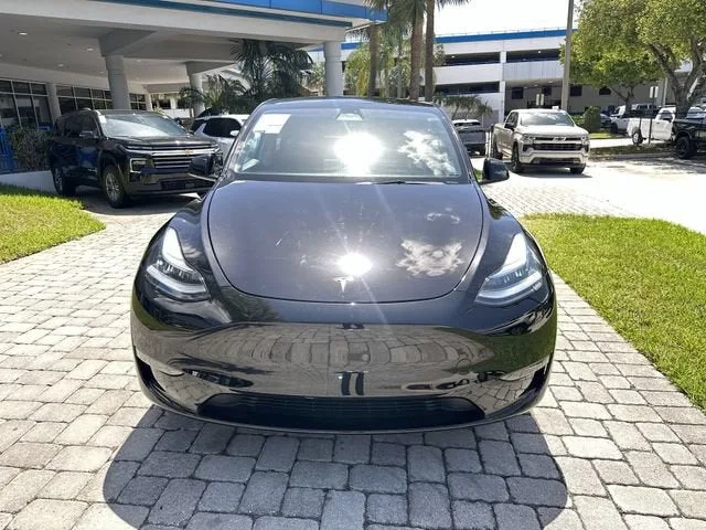 2023 Tesla Model Y Long Range photo 19