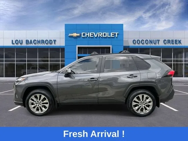 2024 Toyota RAV4 XLE Premium photo 5