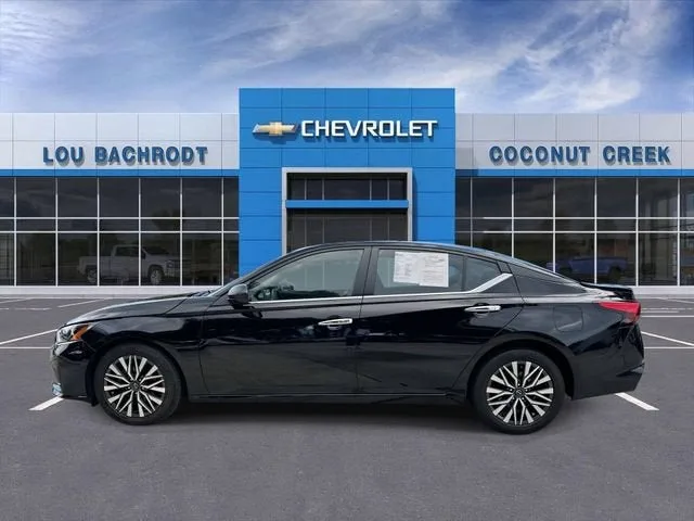 2024 Nissan Altima 2.5 SV photo 5