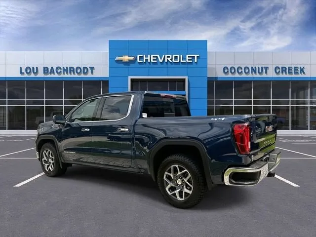 2022 GMC Sierra 1500 SLT photo 6