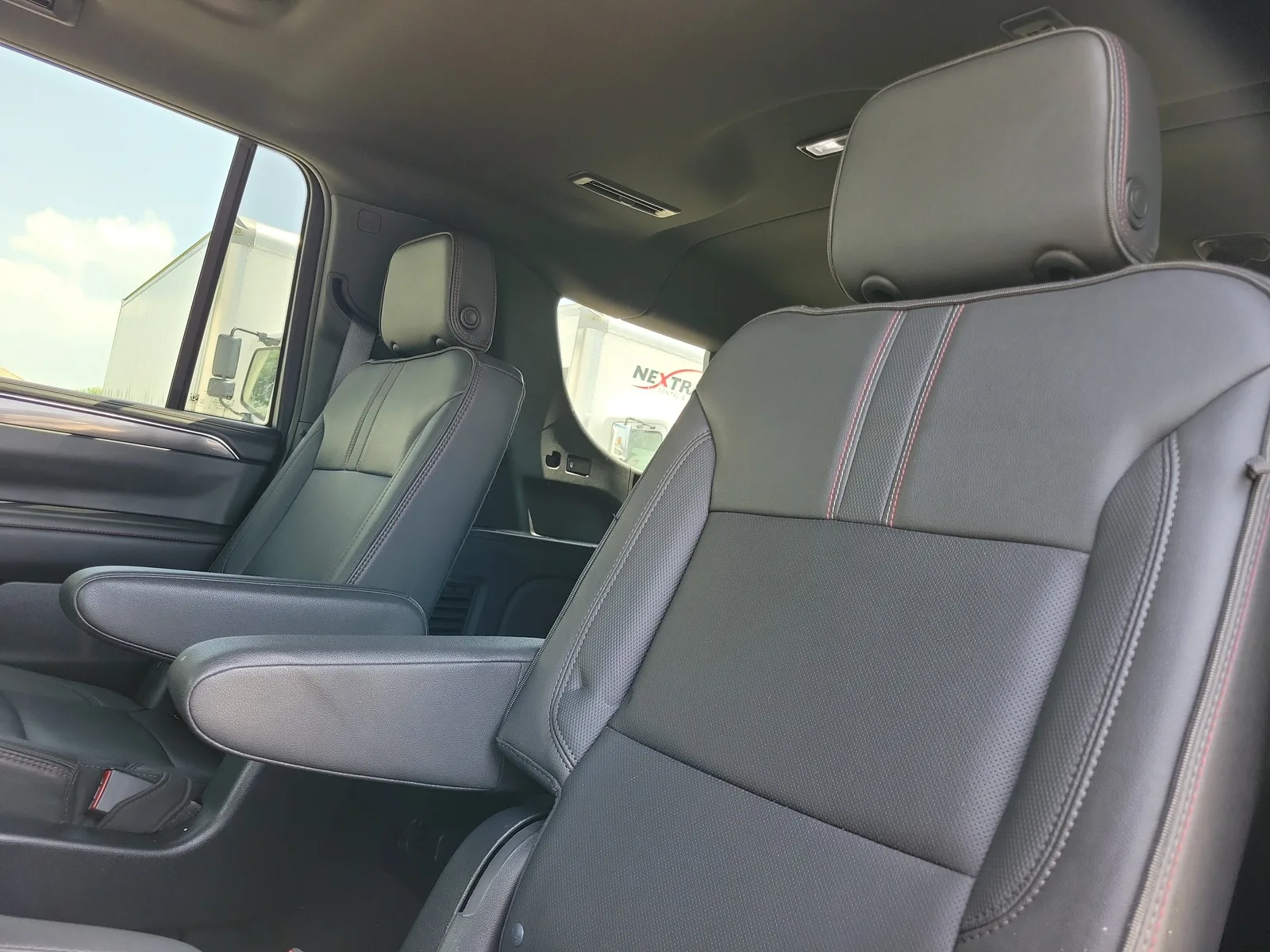 2023 Chevrolet Suburban RST photo 15