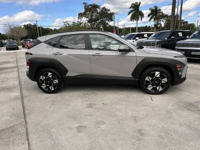 2025 Hyundai Kona SEL photo 14