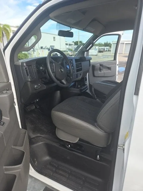 2025 Chevrolet Express Cargo WT photo 21