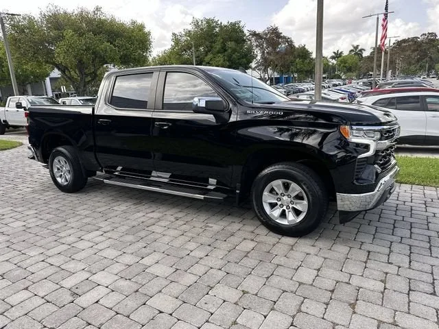 2023 Chevrolet Silverado 1500 LT photo 15