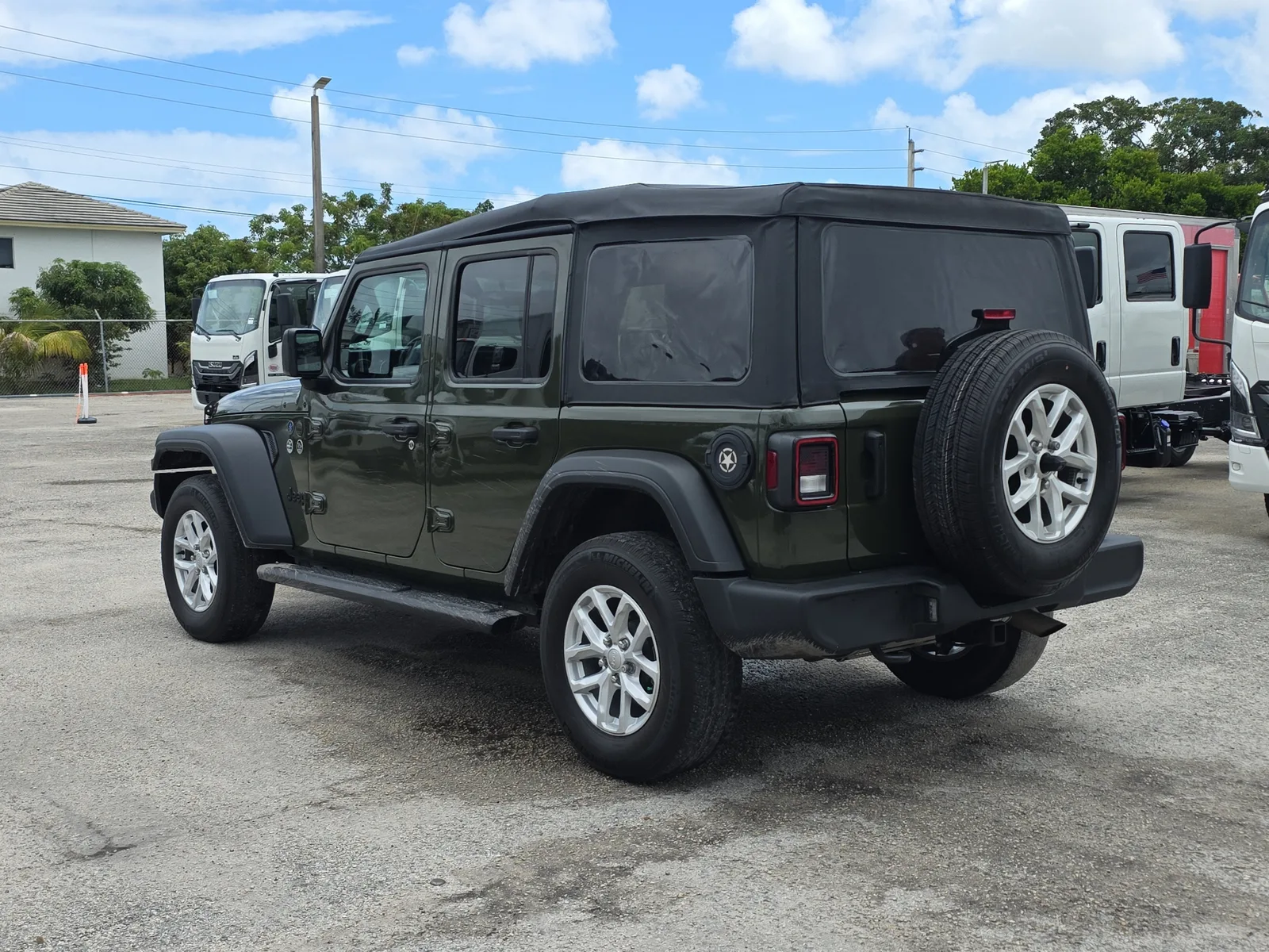 2023 Jeep Wrangler Sport S photo 5