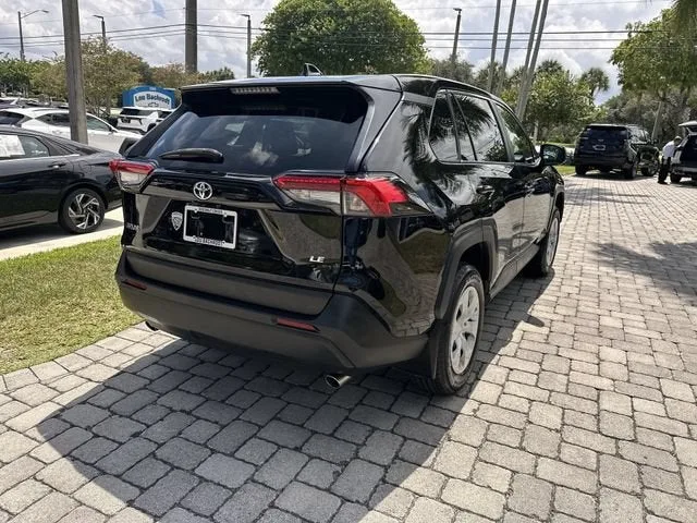 2024 Toyota RAV4 LE photo 36