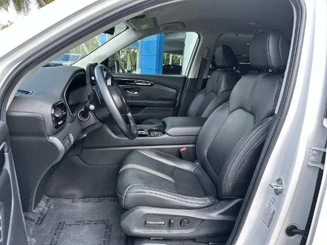 2024 Honda Pilot EX-L 7 Passenger photo 30
