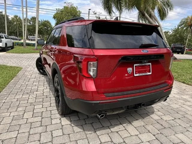 2023 Ford Explorer ST-Line photo 12