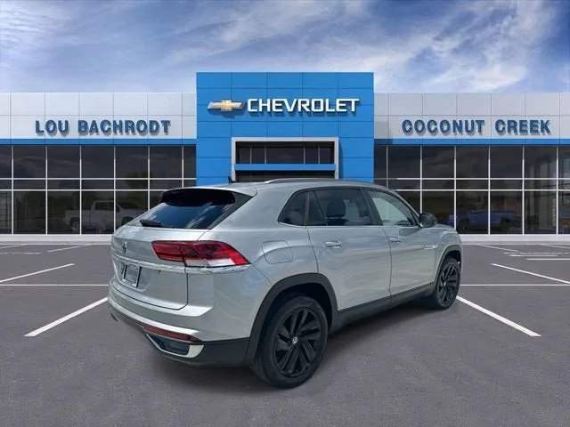 2022 Volkswagen Atlas Cross Sport 2.0T SE w/Technology photo 8