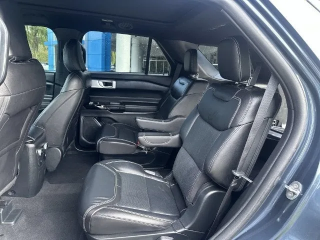 2023 Ford Explorer ST photo 27