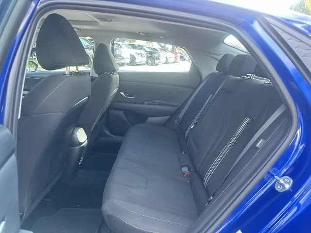 2025 Hyundai Elantra SEL Convenience photo 27