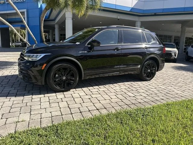 2022 Volkswagen Tiguan SE R-Line Black photo 31