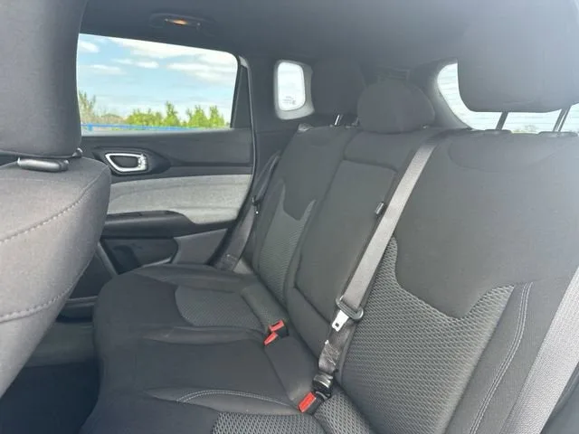 2023 Jeep Compass Sport photo 27
