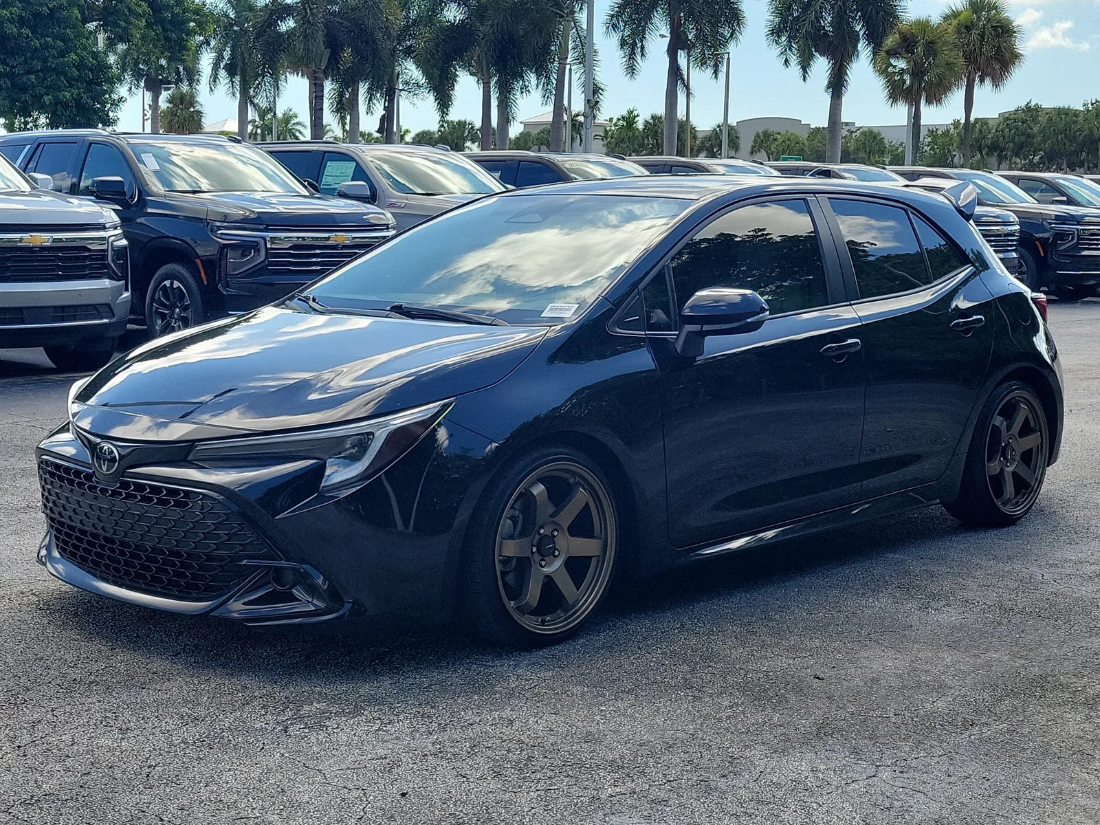 2025 Toyota Corolla Hatchback SE photo 7
