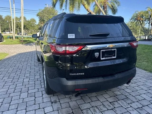 2021 Chevrolet Traverse LT Leather photo 35