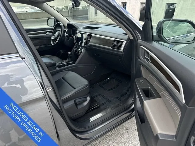 2022 Volkswagen Atlas 2.0T SE w/Technology photo 23