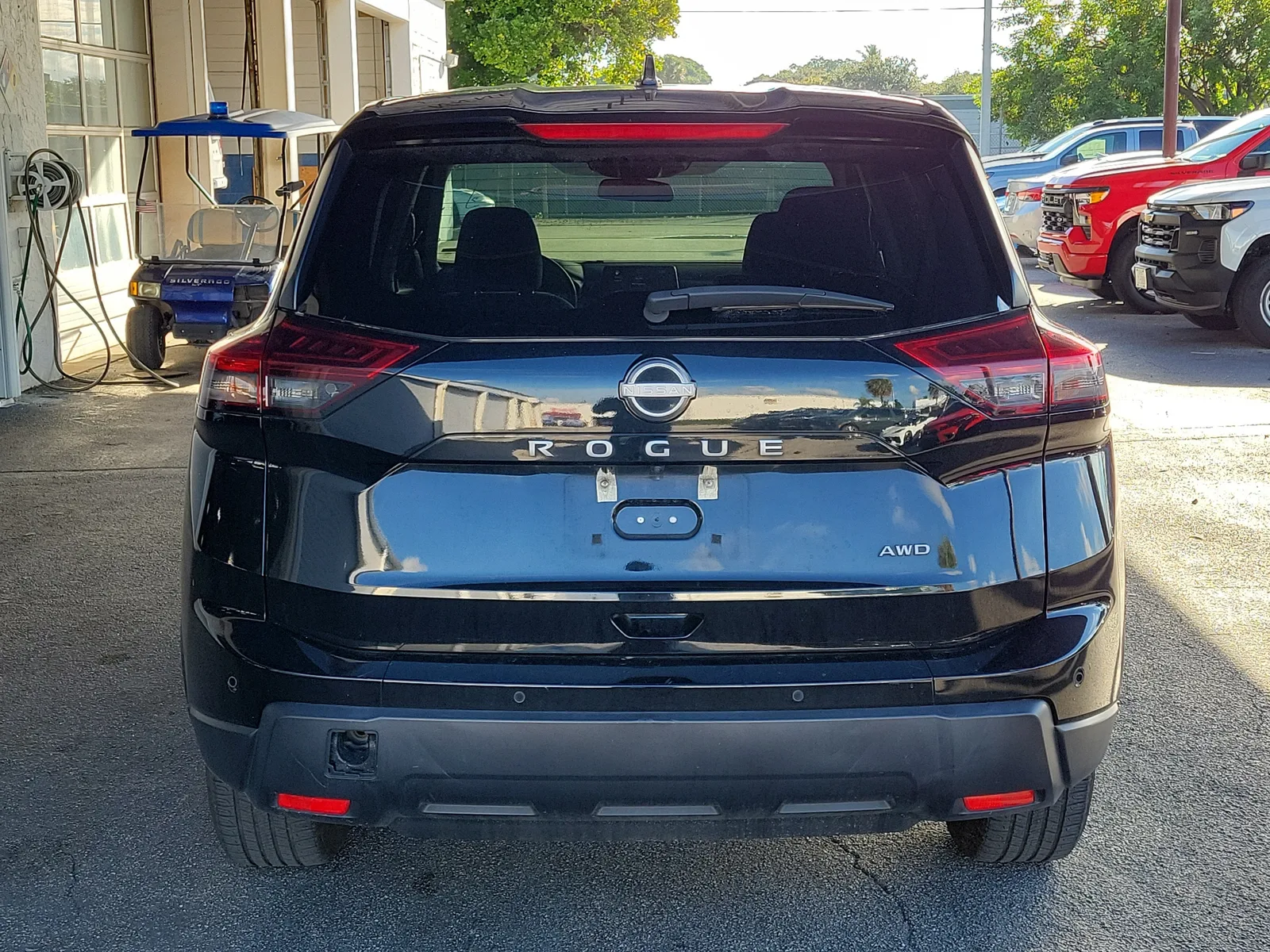 2025 Nissan Rogue SV photo 4