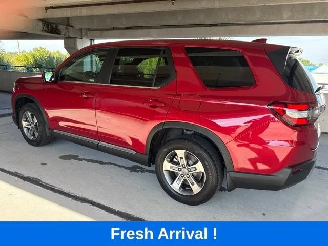 2024 Honda Pilot EX-L 7 Passenger photo 18
