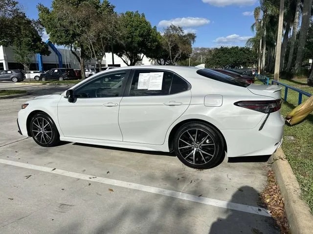 2024 Toyota Camry SE photo 38