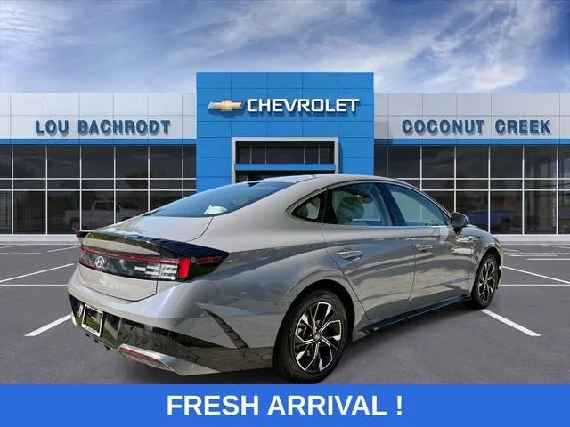 2024 Hyundai Sonata SEL photo 8
