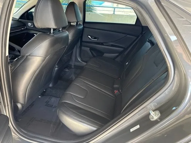 2023 Hyundai Elantra Hybrid Limited photo 3