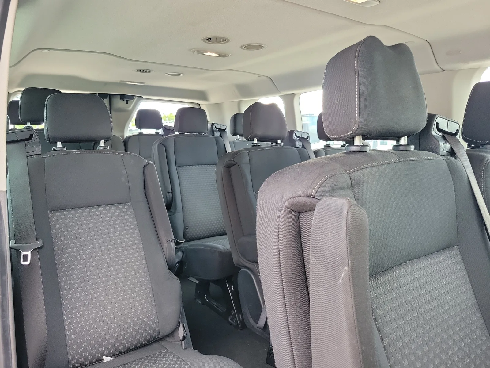 2022 Ford Transit Passenger Wagon XL photo 14