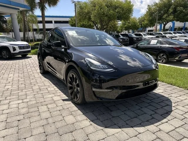 2023 Tesla Model Y Long Range photo 17