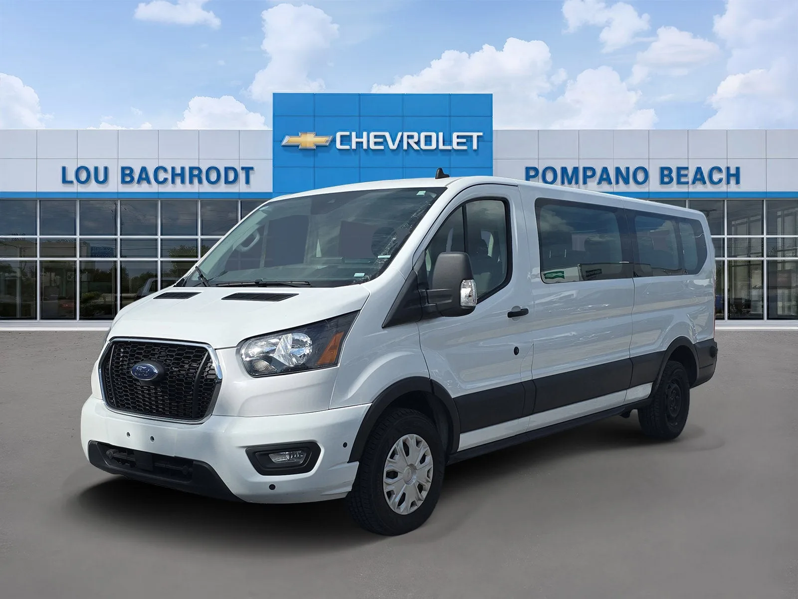 2024 Ford Transit Passenger Wagon XL photo 3