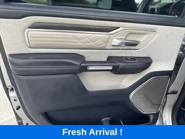 2023 RAM 1500 Limited photo 11