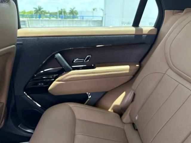 2023 Land Rover Range Rover Sport SE photo 16