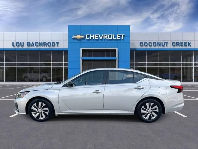 2025 Nissan Altima S photo 5