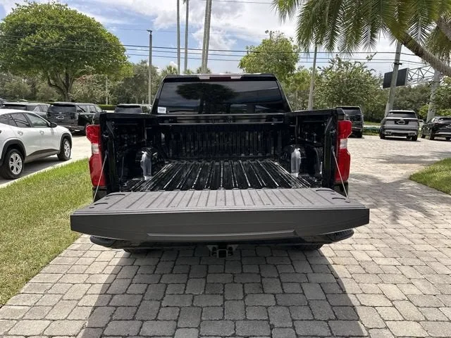 2023 Chevrolet Silverado 1500 RST photo 28