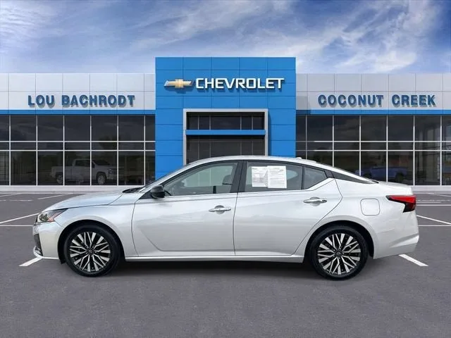 2024 Nissan Altima 2.5 SV photo 5