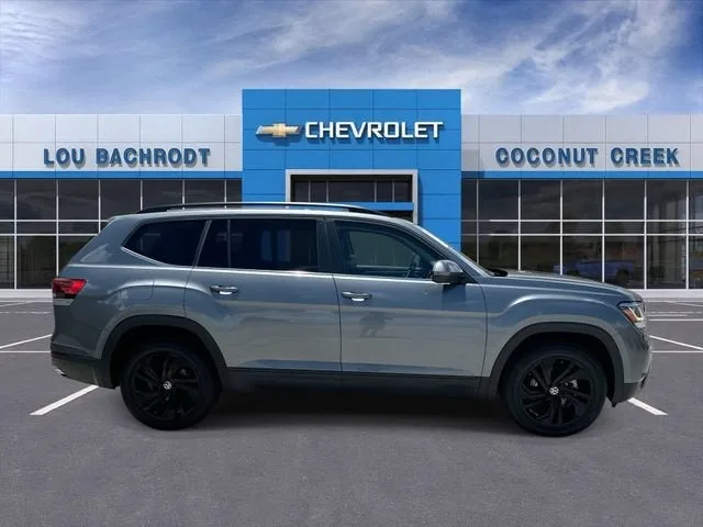 2022 Volkswagen Atlas 2.0T SE w/Technology photo 9