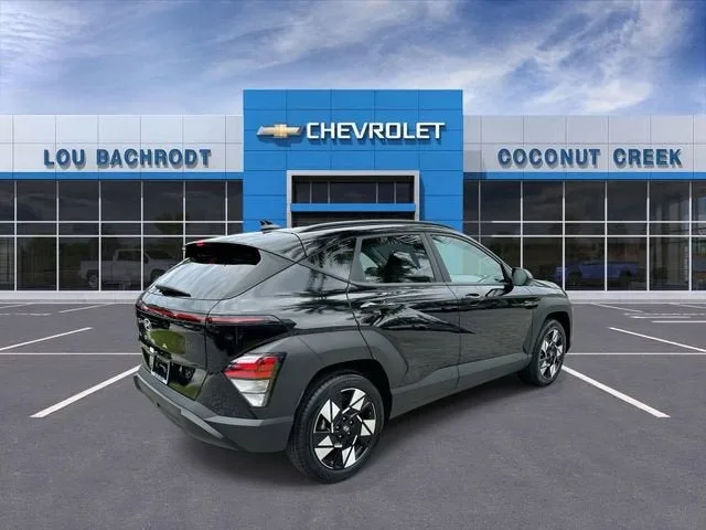 2025 Hyundai Kona SEL photo 8