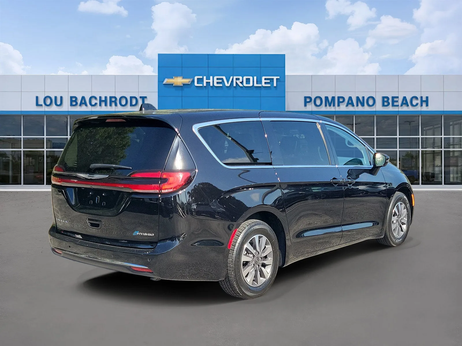 2024 Chrysler Pacifica Hybrid Select photo 3