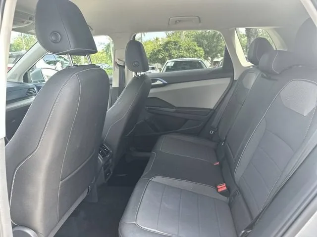 2024 Volkswagen Taos SE photo 27