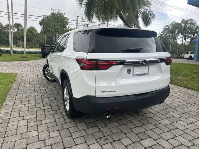 2023 Chevrolet Traverse LS photo 12